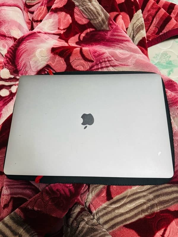 MacBook Pro 2019 16-inch 512GB 3