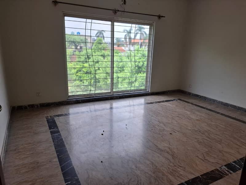 1 KANAL BEAUTIFUL UPPER PORTION AVAILABLE FOR RENT IN FAZAIA HOUSING SOCIETY 4