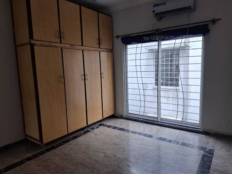 1 KANAL BEAUTIFUL UPPER PORTION AVAILABLE FOR RENT IN FAZAIA HOUSING SOCIETY 8