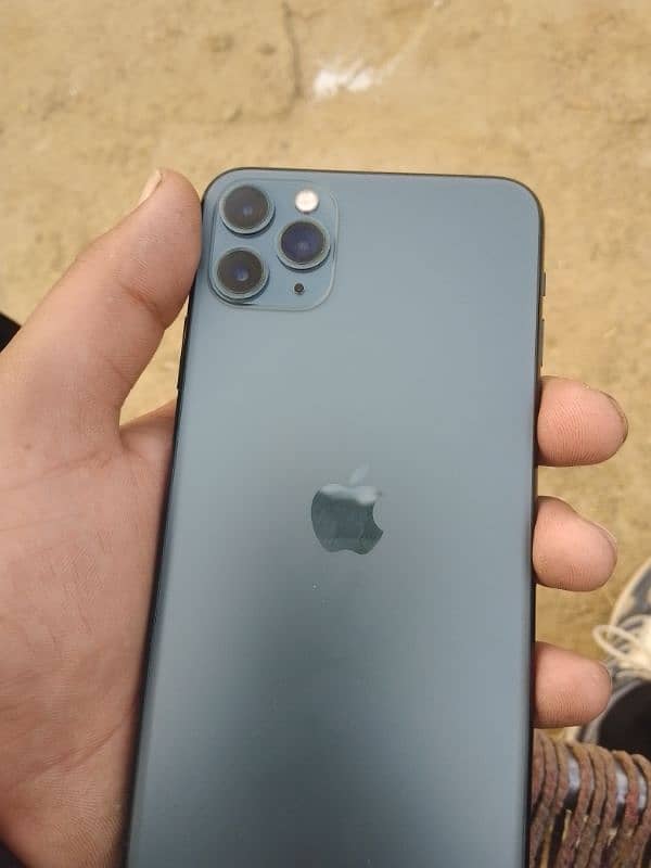 i phone 11 pro max 4