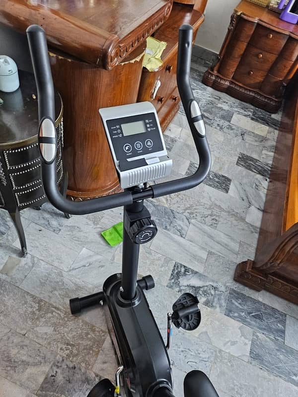 Indoor Excercise Cycle 0