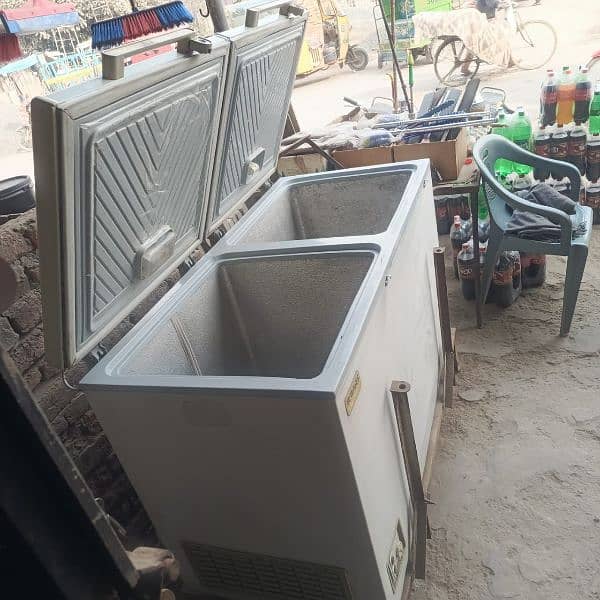 Waves Deep Freezer Double Door great condition 3