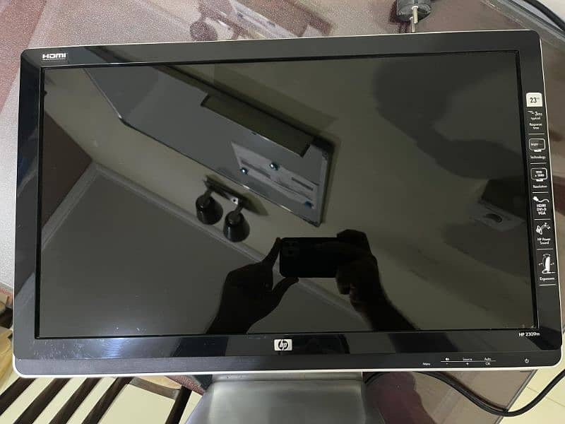 HP 23-inch LCD Monitor 2