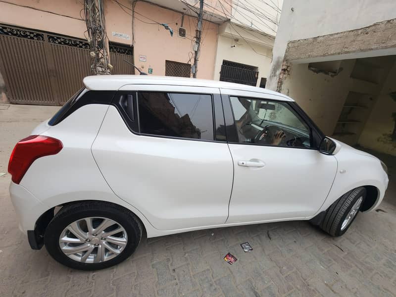 Suzuki Swift 2022 GL CVT 6