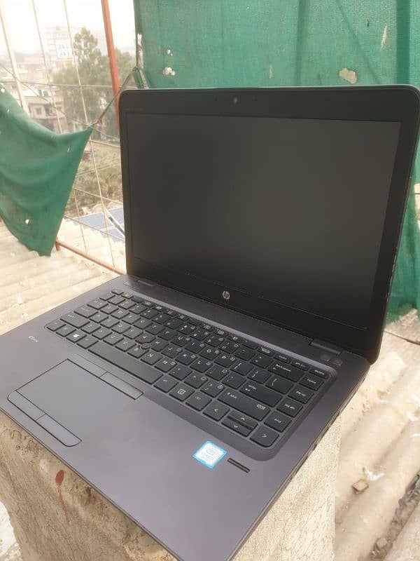 HP zbook 14u g4 16/512nvme i7 7th gen 2gb graphic card 3