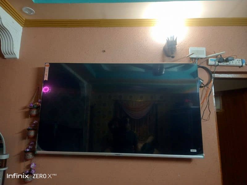 I am selling samsung Malaysian led just like new 7