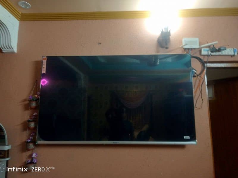 I am selling samsung Malaysian led just like new 9