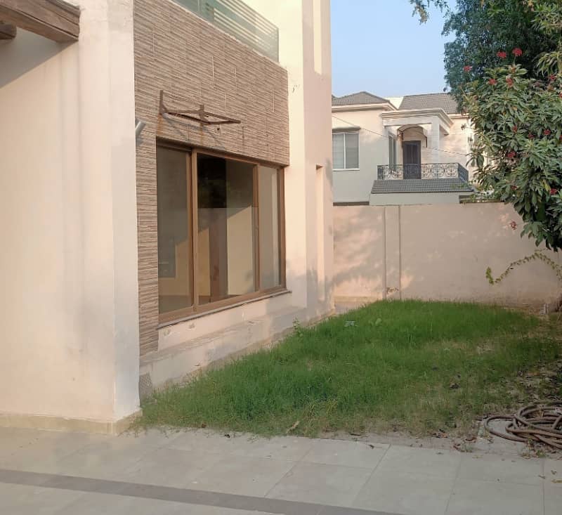 1 Kanal House Use Available For Sale 6