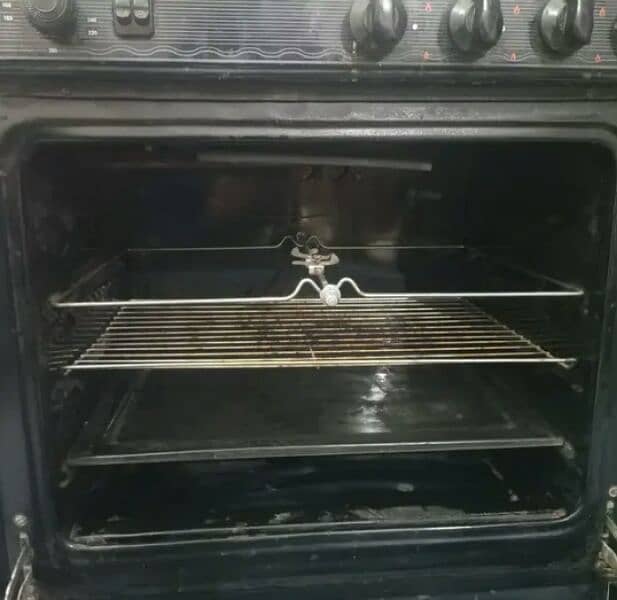 Stove Reliable 3-Burner Gas with Built-in Oven 2