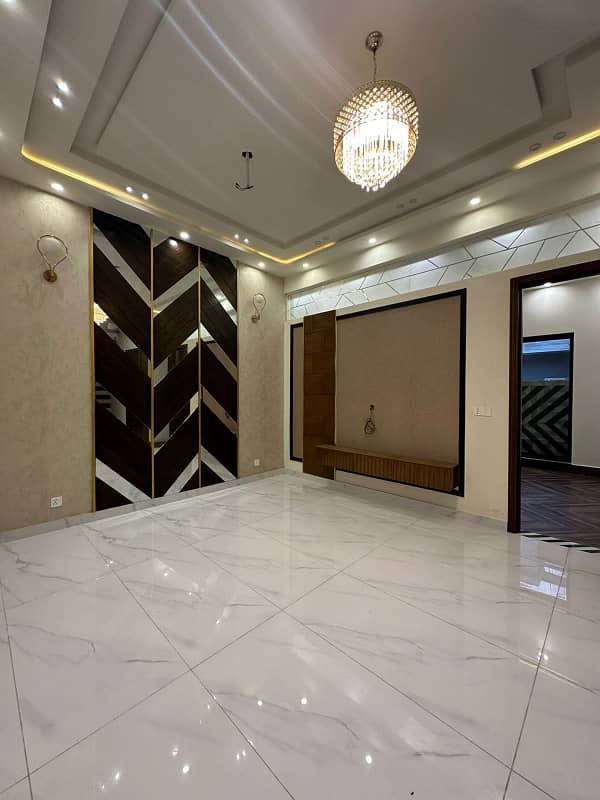 5 Marla Beautiful Upper Portion For Rent In parkview city lahore. 4