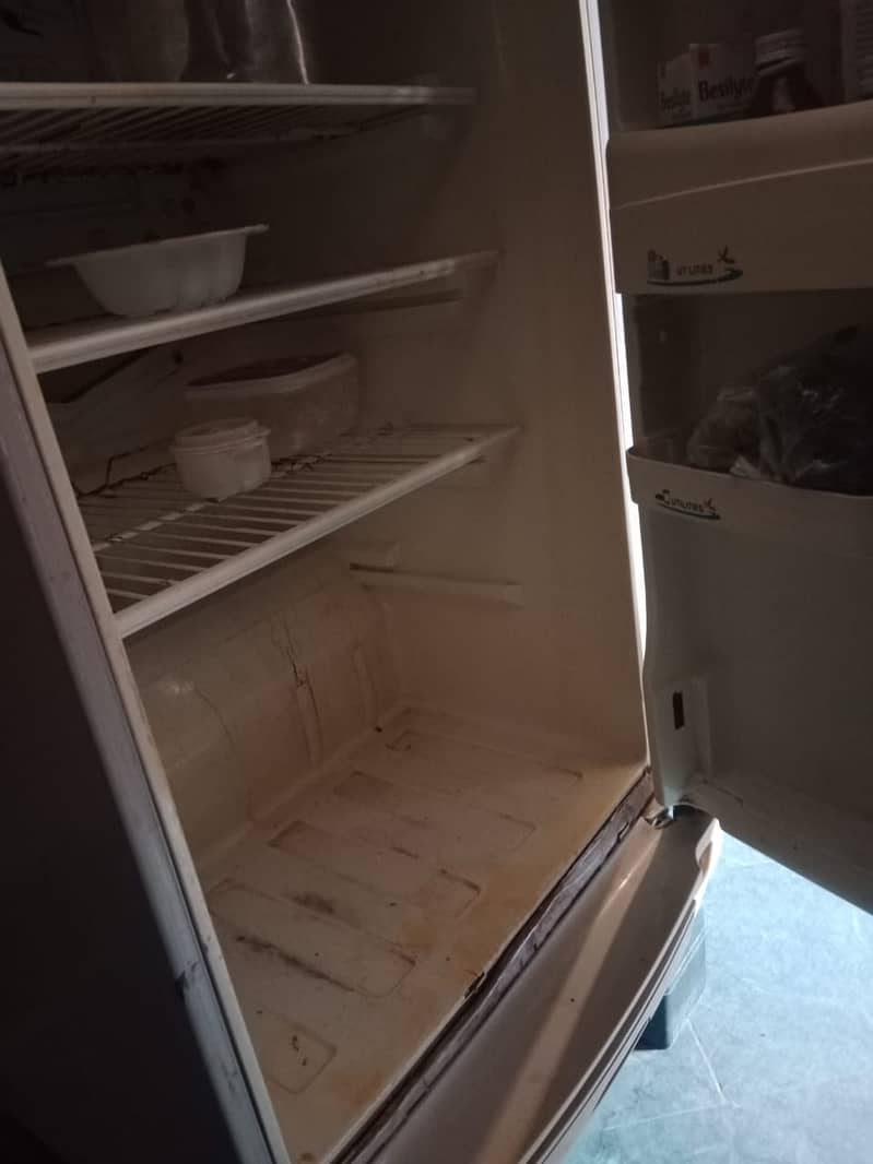 PEL REFRIGERATOR 3