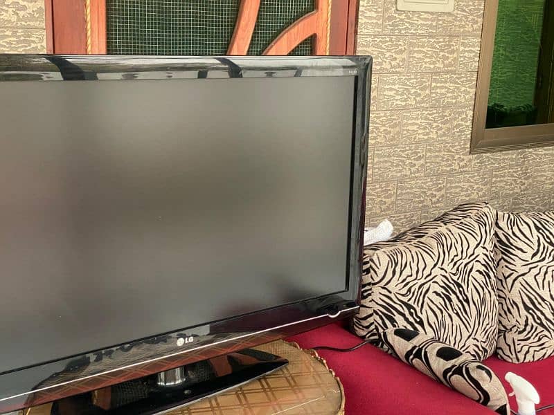 LG Original 42 inches LCD FULL HD 4