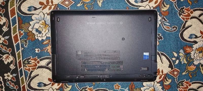 HP elitebook 840 3