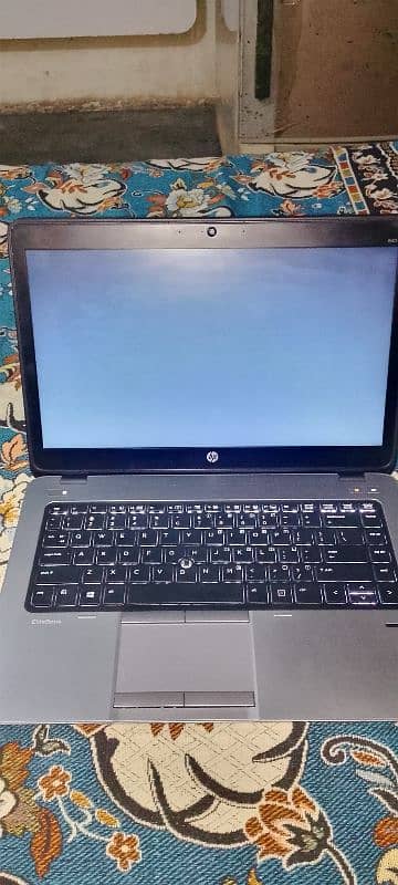 HP elitebook 840 8