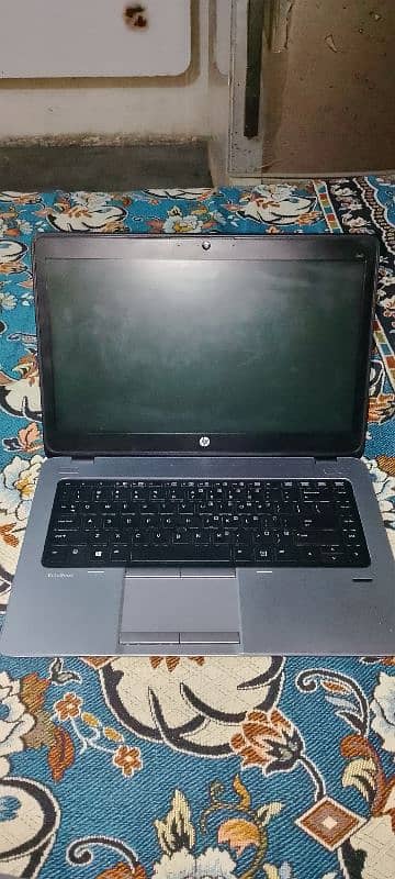 HP elitebook 840 9