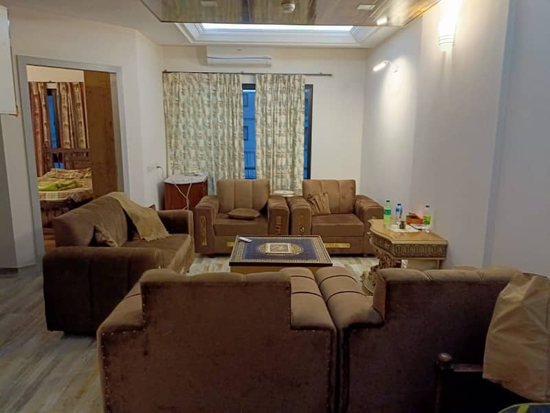 2 bedroom Fully Furnished Elegant Design Maintained Apartment 1