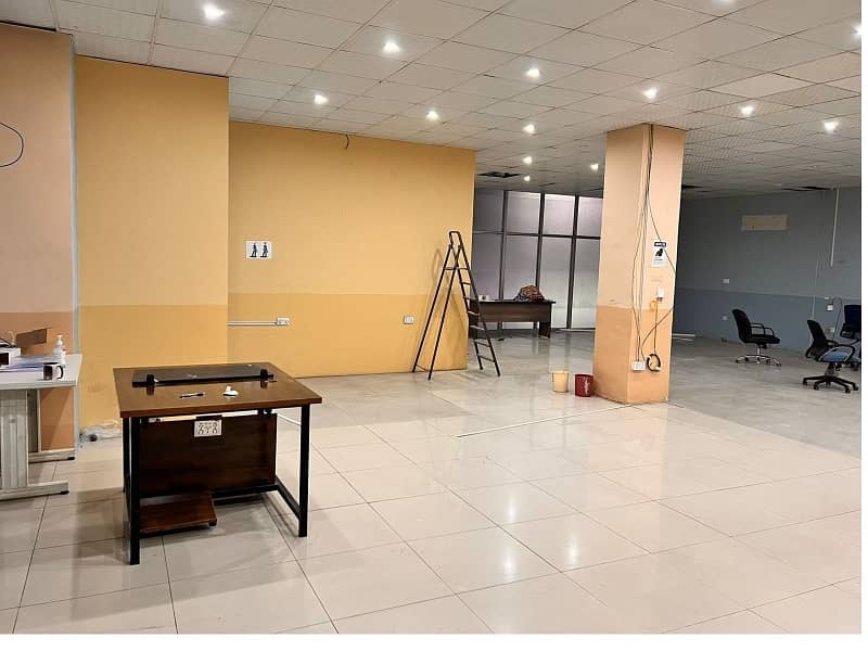 Area 3000 Square Commercial Corporate Office Available For Rent In Gulberg 3 4