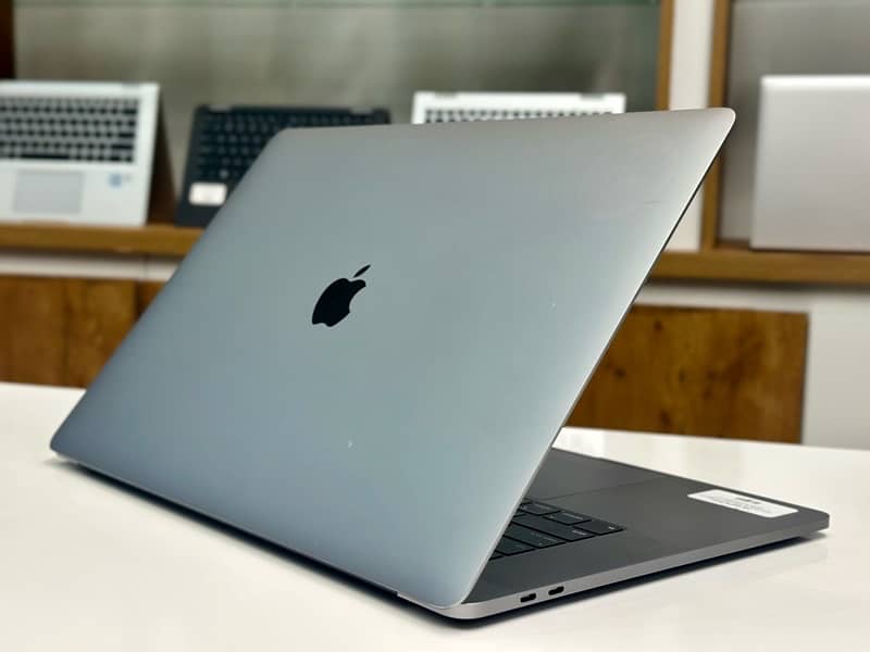 MACBOOK PRO 2019 !! CORE-i9 !! 32 GB RAM !! 512 GB SSD 6