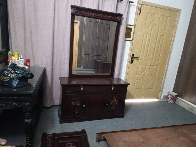 very good condition bed with side tables with dressing table 0