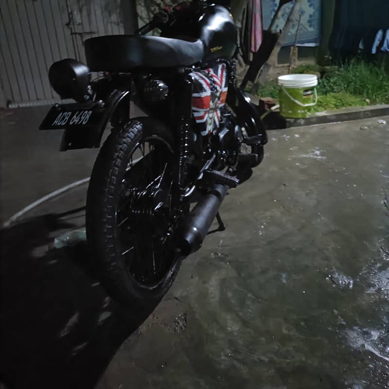 road Prince into cafe racer new condition 5