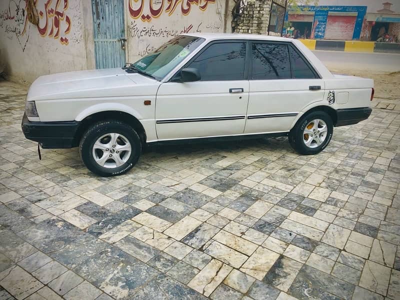 Nissan Sunny 1988 9