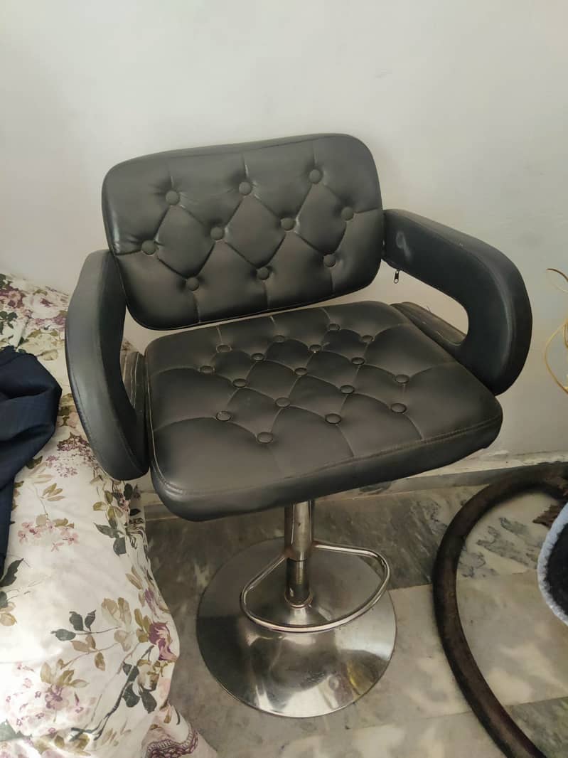 Salon furniture 0