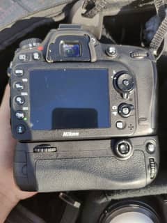 DSLR Nikon D7100 Fresh with flash light, battery grip and 18-55mm lens