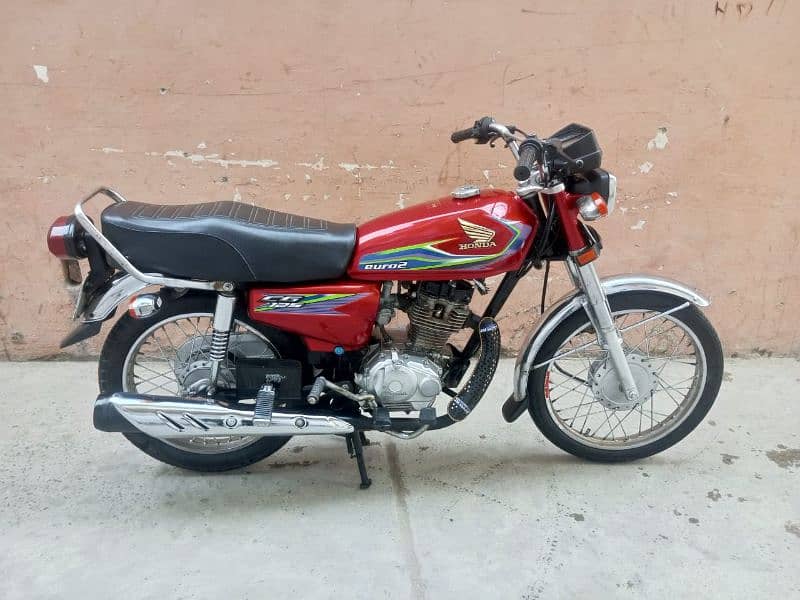 Honda 125 Model 2017 Lahore Number 18