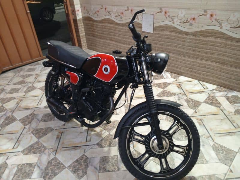 vip honda125 modified to cafy racer 1