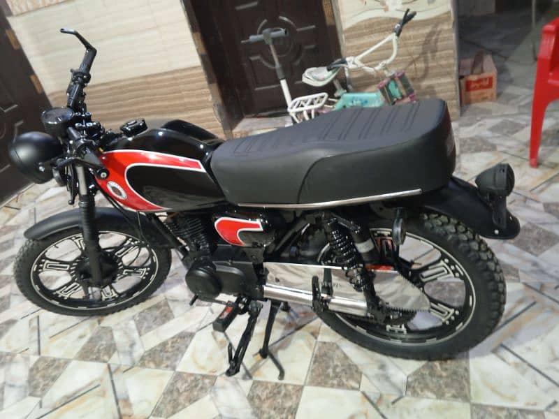 vip honda125 modified to cafy racer 11