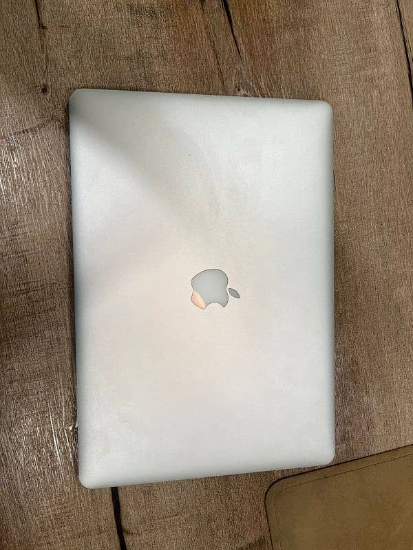 MacBook pro 2015 15 inch for sale 3