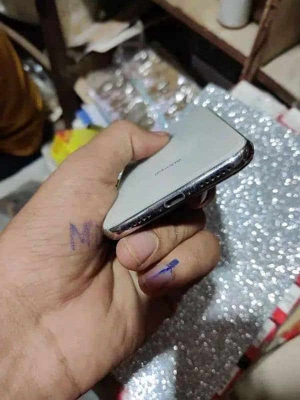 iPhone x 256gb my Whatsapp number 0327/57/45/348 2