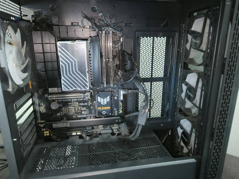 gaming PC with RTX 4070 super 3