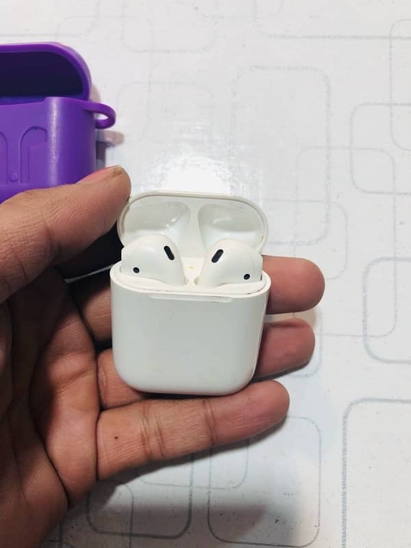 apple airbuds genration 2 2