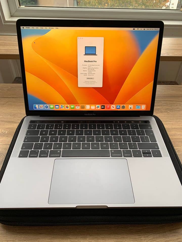 Apple Macbook Pro 2018 Retina display Touch bar Whatsapp 03477803899 0