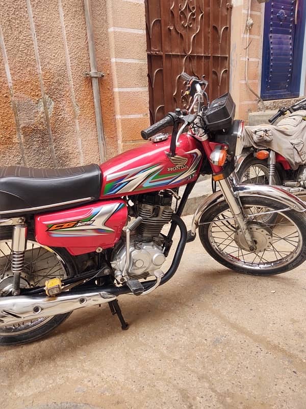 Honda cg 125 2023 no:0/3/1/9/6/4/0/8/0/0/4 5