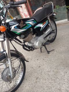 honda 125cc 3 baiks hain