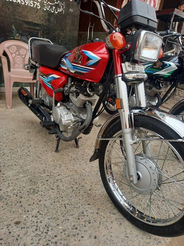 honda 125cc 3 baiks hain 4