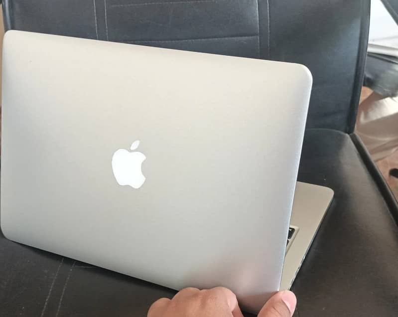 2014 Apple 13.3" MacBook Pro Retina Whatsapp 03477803899 5