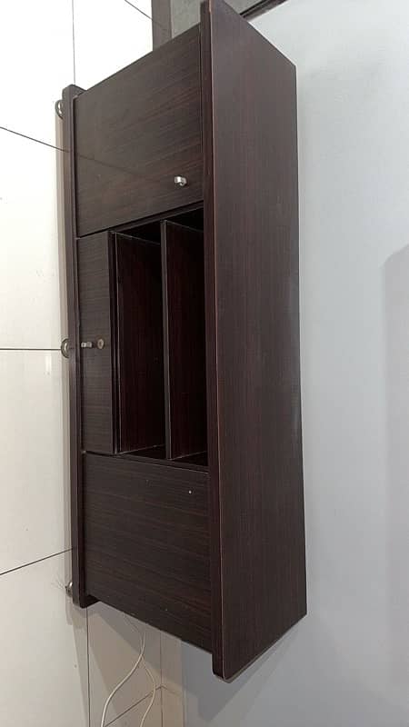 TV divider/ Cabinet for sale in brand new condition 2