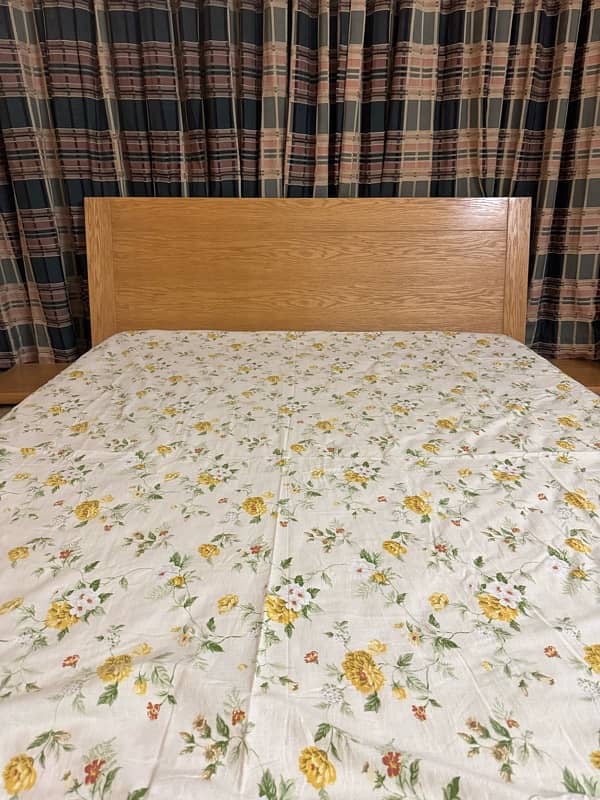 Habbit bed set with dresser and mattress 0