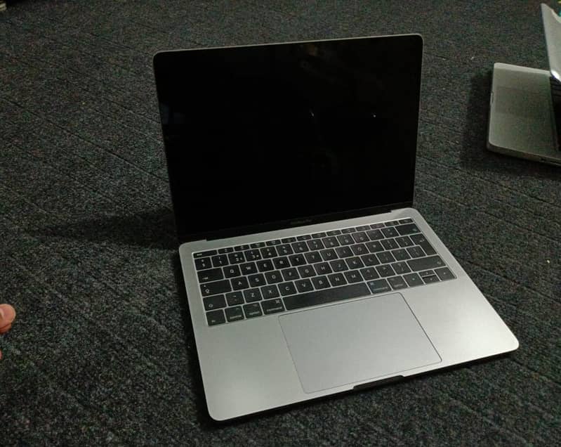 2017 Apple 13.3" MacBook Pro Whatsapp 03477803899 7