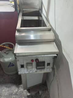 16 Lit Automatic fryer 2 months use only good cond