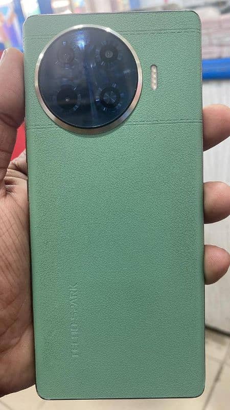 Tecno Spark 20 pro Plus 0