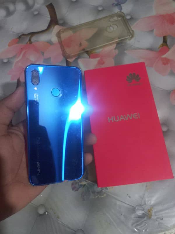 huawei p20 lite 4 128 10 by 10 condition dabba Sath milega. 0