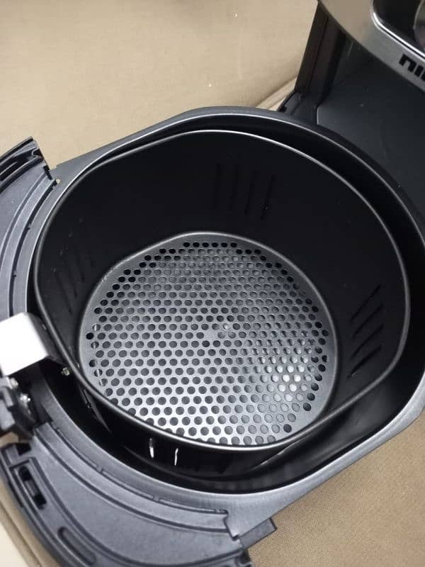 Nikai Air fryer 3 litter 1