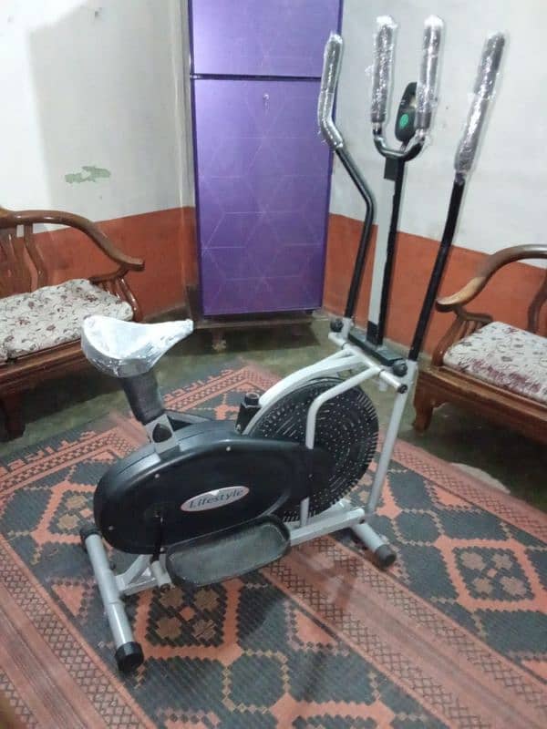 Eleptical Orbitrek full body workout exercise cycle. 0