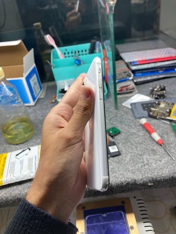 Iphone Se 2020 64 gb pta Approve 2