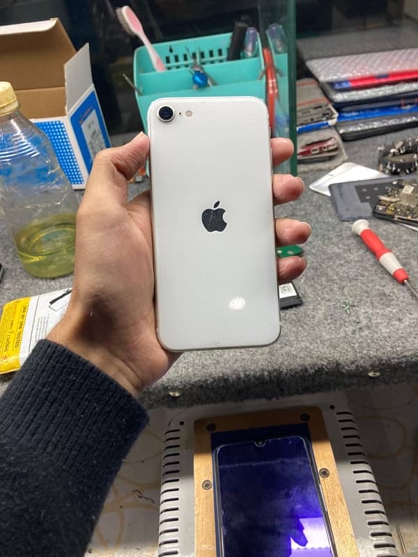 Iphone Se 2020 64 gb pta Approve 3