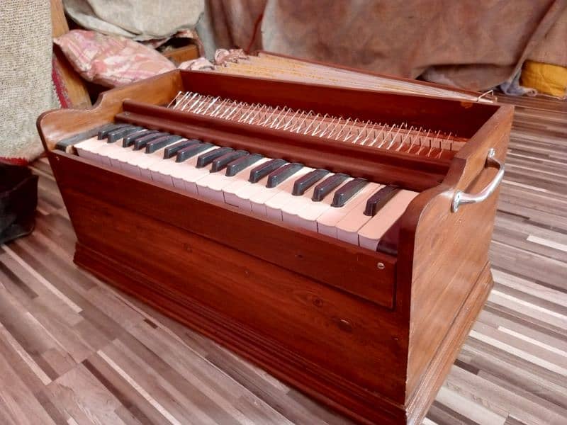 Indian harmonium 1